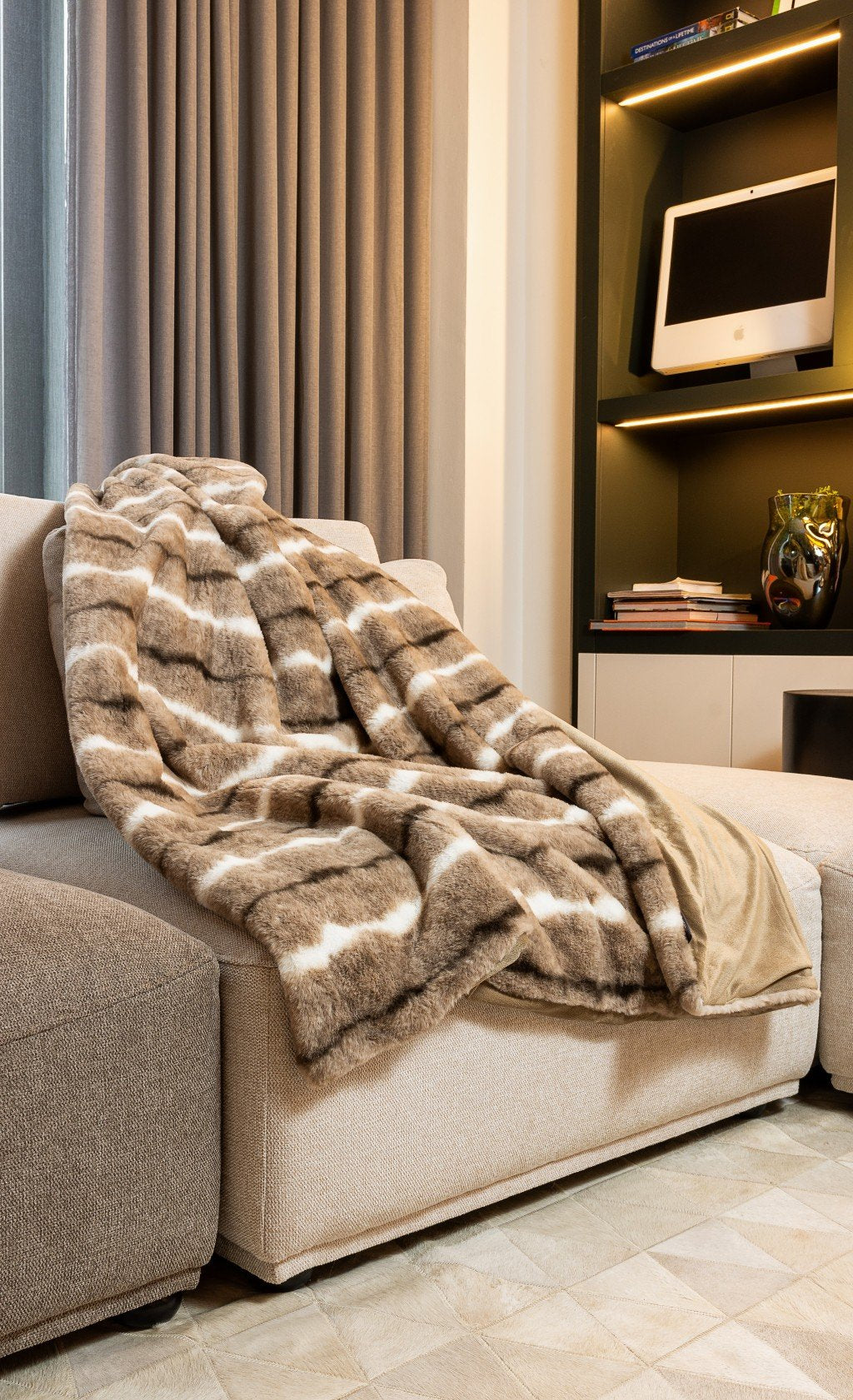 Faux Fur Throw in Cream & Light Brown