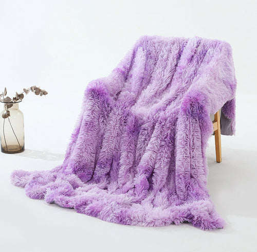 Shaggy Faux Fur Throw in Soft Neutral Tones