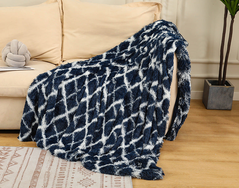 Shaggy Faux Fur Throw in Soft Neutral Tones